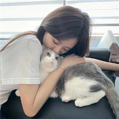 蒂拉和兰妮劫火车